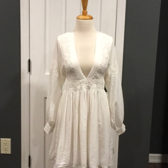 Free People Dresses & Skirts - Beautiful white Free People Dress